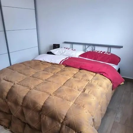 Baroness - Modern & Spacious - 3 Bedroom Apartment *