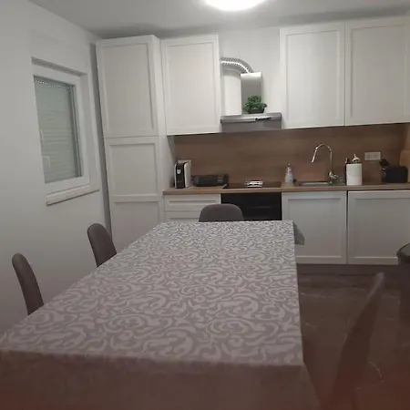 Baroness - Modern & Spacious - 3 Bedroom * Sukošan